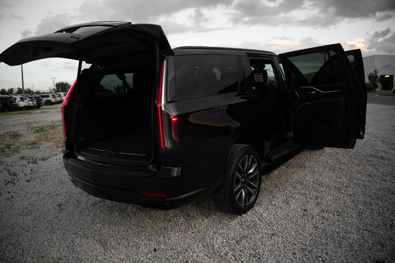 Cadillac Escalade View 7