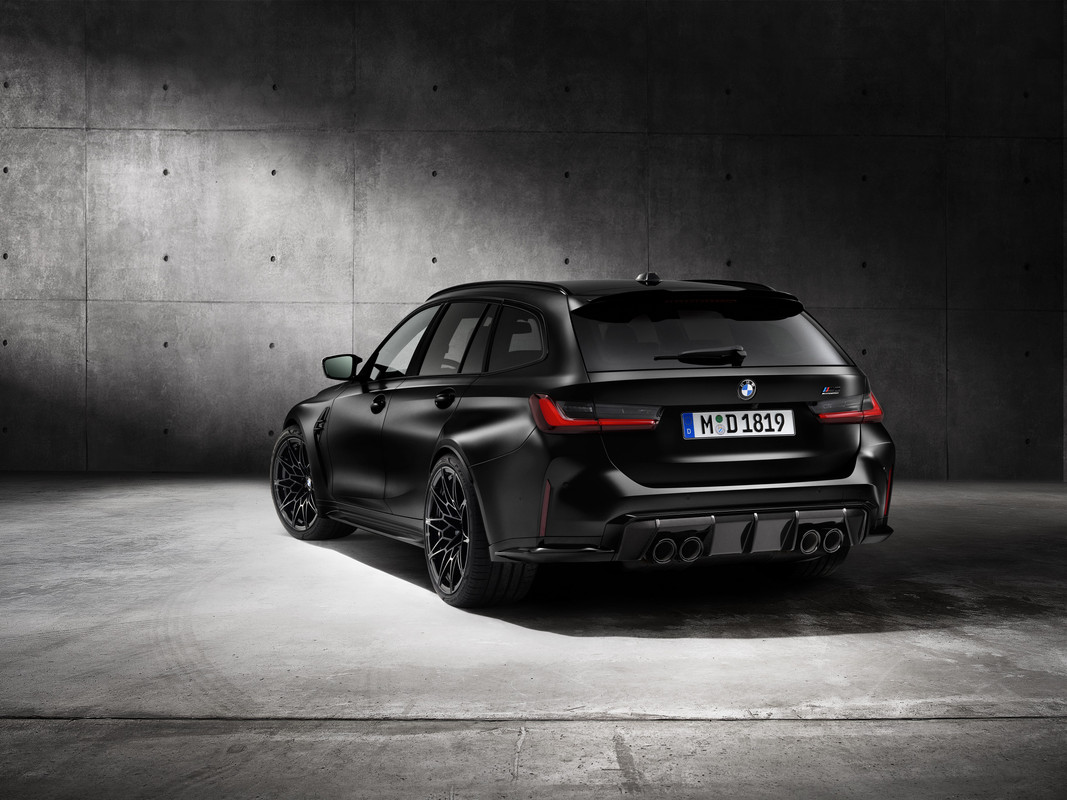 P90468285_highRes_the-first-ever-bmw-m