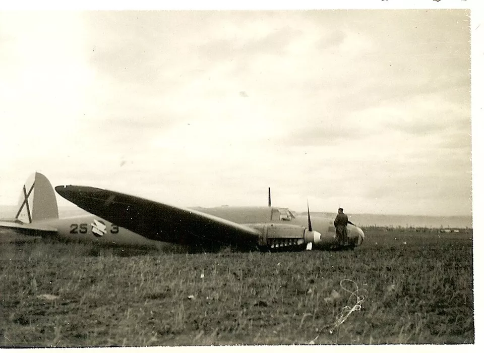 RARE! Crash Landed Luftwaffe LEGION CONDOR Heinkel He-111 Bomber in Field!!!-- (1)