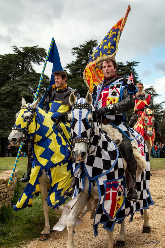 people-knights-horses.jpg
