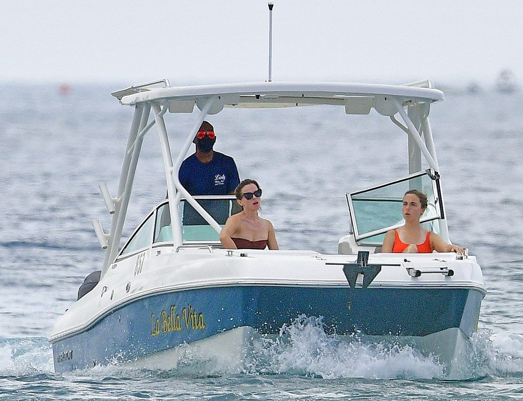 emmawatson-photogallery.blogspot.com (2)