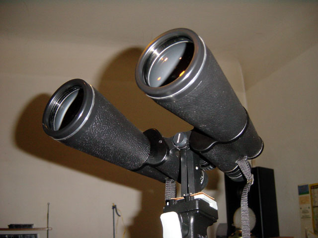 soportes atípicos para prismáticos o binoculares, y también para modelos