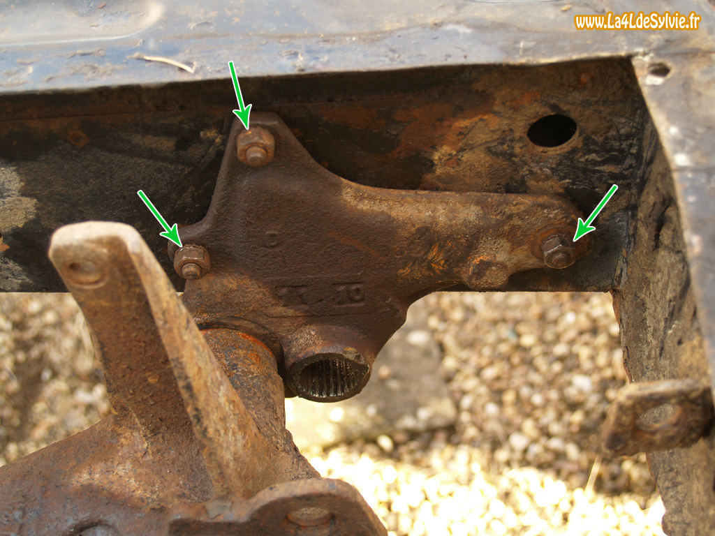 vis-palier-interieur-droit-train-arriere-4l-came