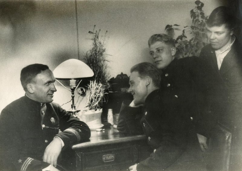 В гостях у Алексея Григорьевича Бердникова, командира БЧ-3 Щ-111 Тихооке фл СССР, 1937-38гг. назаров