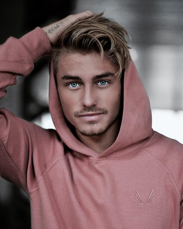 Johnny-Edlind-01.jpg