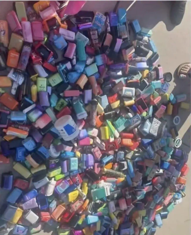 vapes