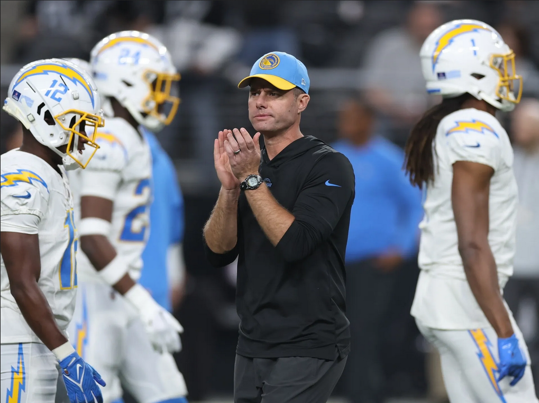 Brandon Staley es cesado por Chargers tras humillante derrota frente a Raiders