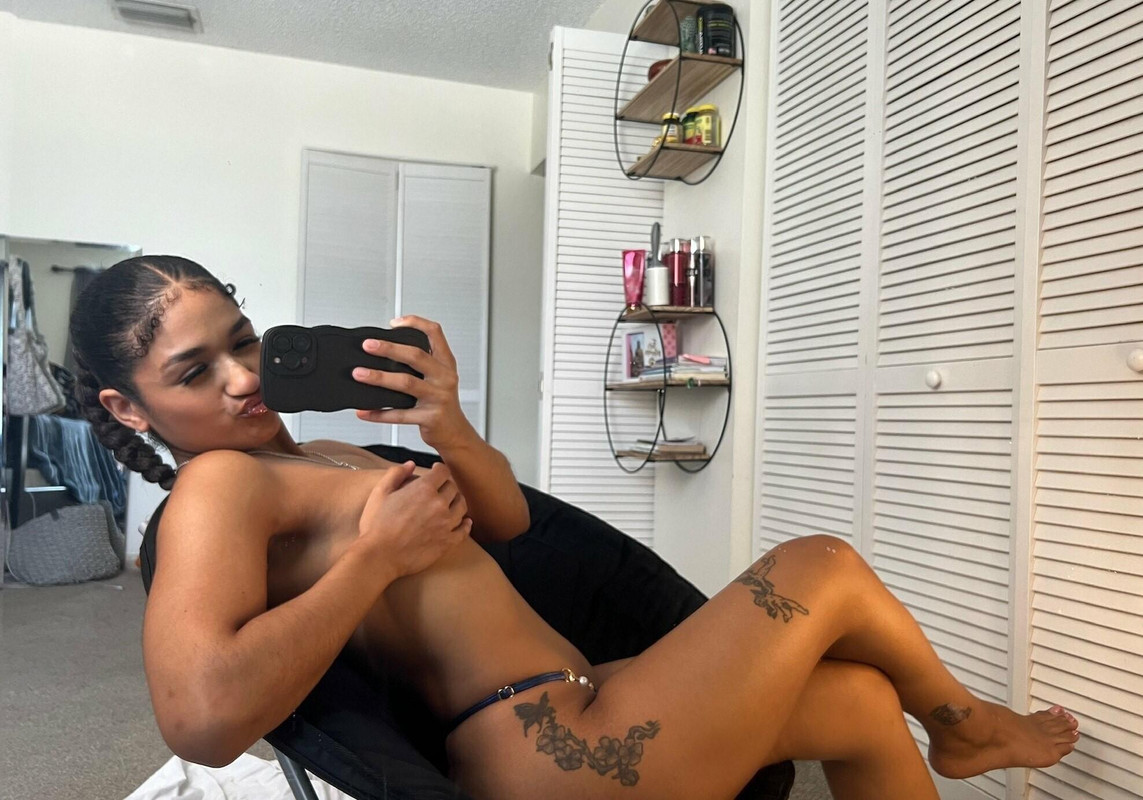 Nudes-102