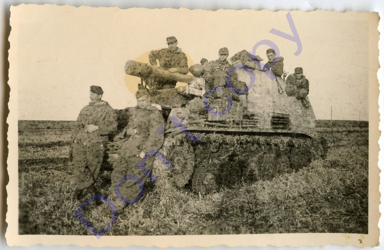 Foto Panzerhaubitze Wespe, (Sd. Kfz. 124) seitli