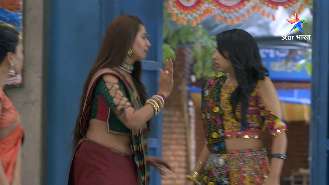 [Image: Ridhima-Tiwari-sexy-pierced-big-navel-mp...49-535.jpg]