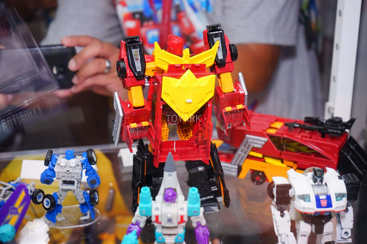 SDCC-2017-Transformers-Hasbro-Thurs-040