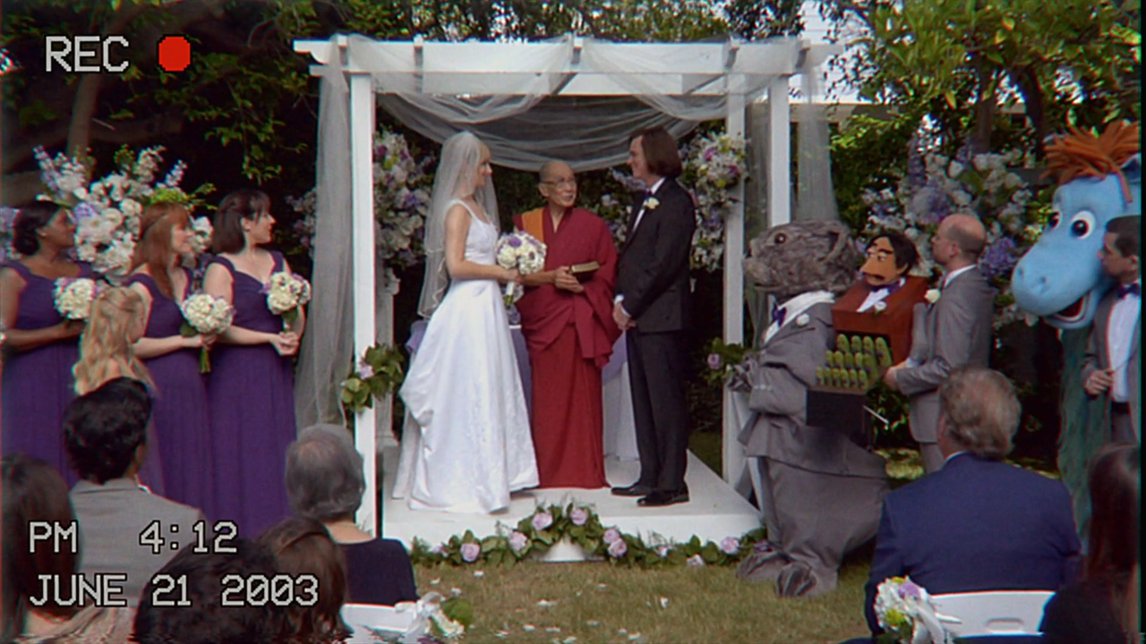 Kidding.S02E01.1080p.AMZN.WEB-DL.DDP5.1.H.264-NTb.mkv_snapshot_01.32_[2020.08.31_21.07.44]