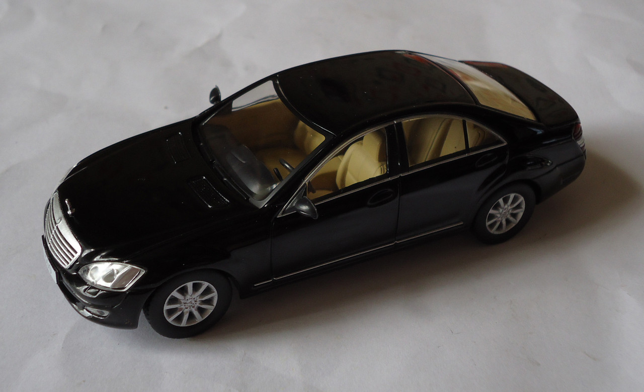 Mercedes-Benz-S500 (W221)