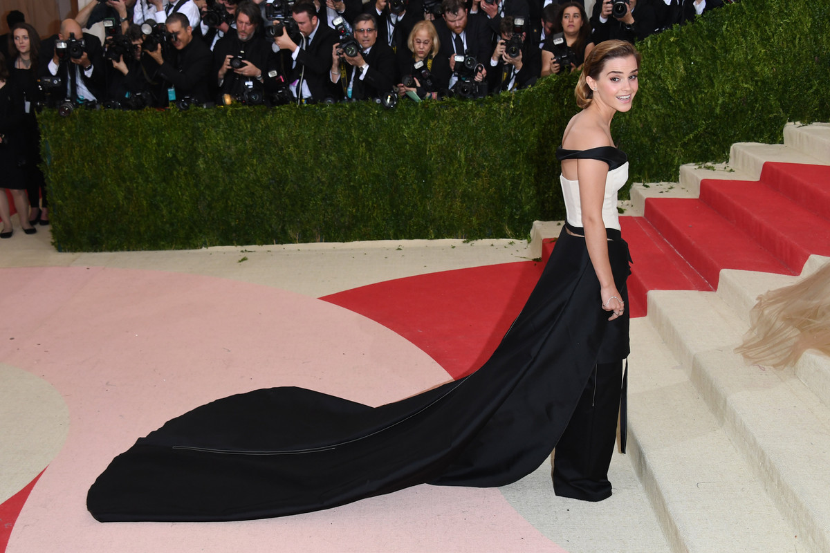 emmawatson-updates.com (302)