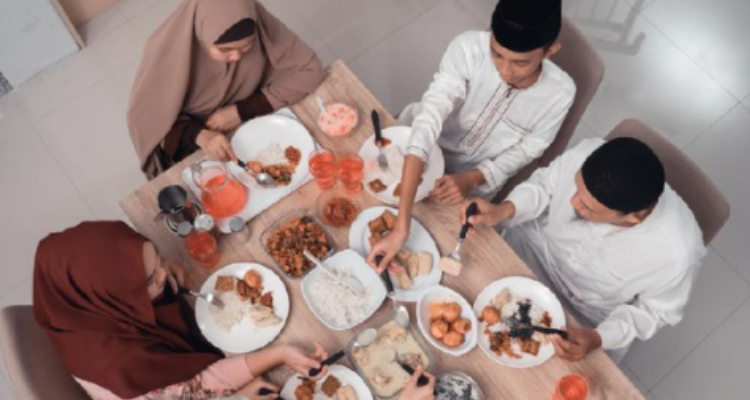 Wajib Tahu! Berikut Adalah Manfaat Buka Puasa Bersama Keluarga