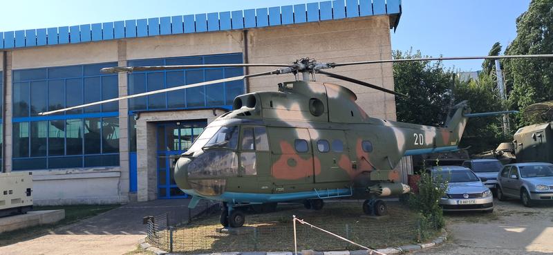 Museo militar nacional, arco de triunfo y museo nacional del pueblo. - Bucarest: Le petit Paris de l’est (2)