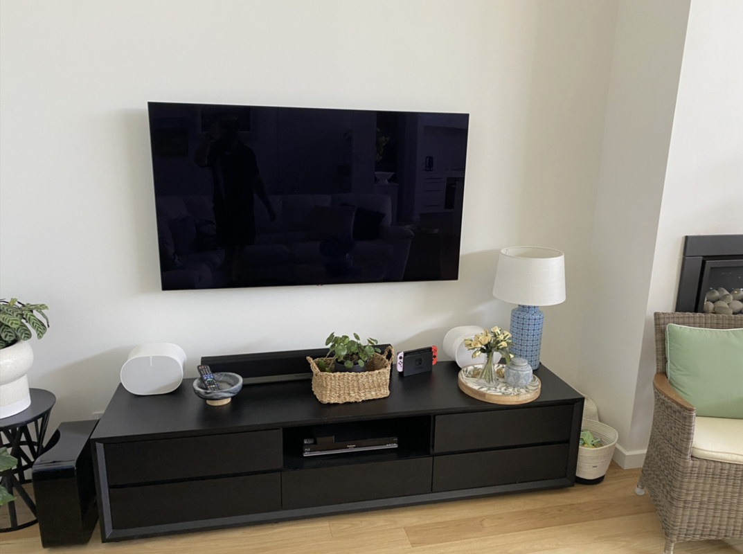 Entertainment Unit Detail