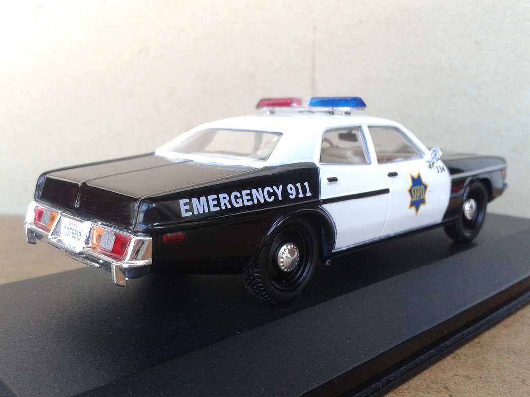 1977 Dodge Mónaco Mk IV Sedan 4 Puertas “Policía de San Francisco” (Universal Hobbies - DelPrado) (6