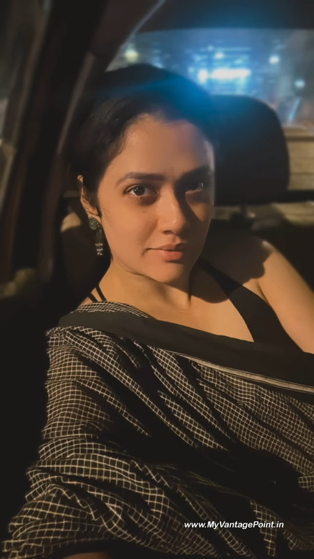 18-Girija-Oak-Hot-Selfies-HD-Mobile-Wallpapers-Pics-My-Vantage-Point