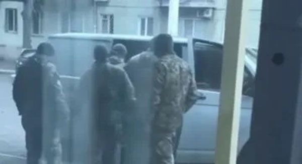 В Ирпене свидомые решили всех отправить на фронт..