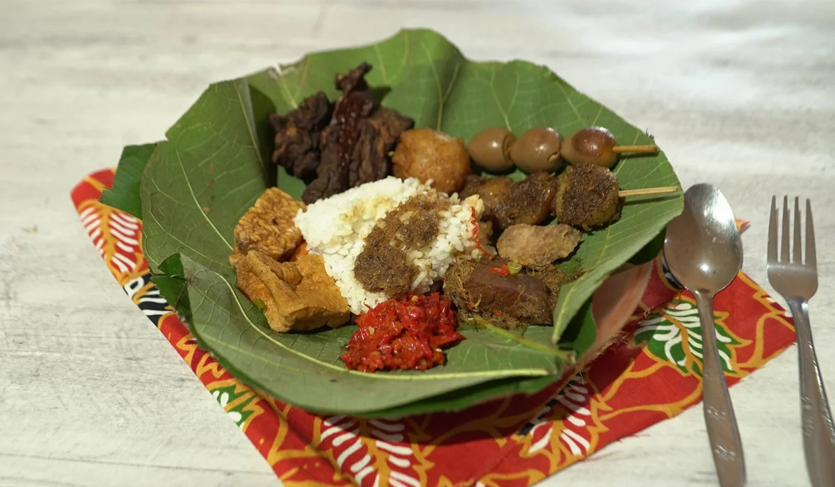 Cita Rasa Nasi Jamblang dan Nasi Lengko dari Cirebon
