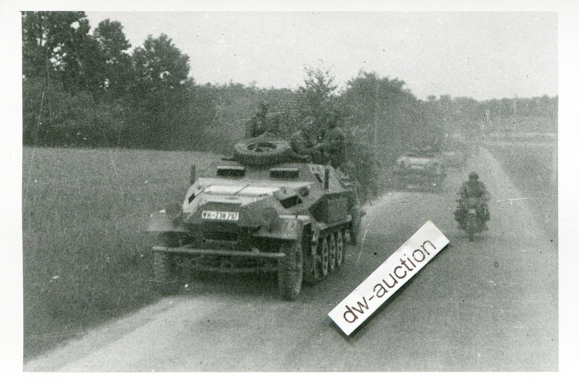 Panzerspähwagen mit Kennung