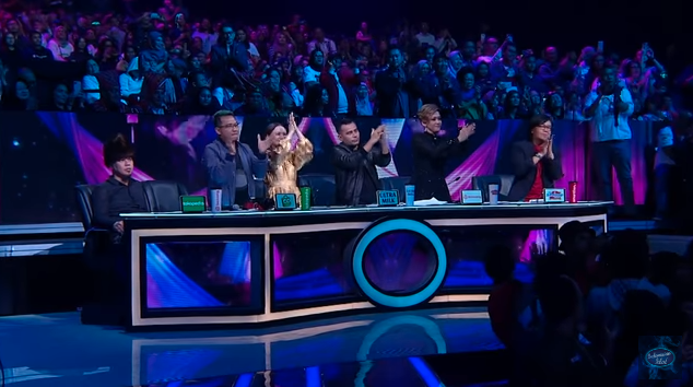 Kelima juri standing ovation untuk penampilan Tiara Anugrah