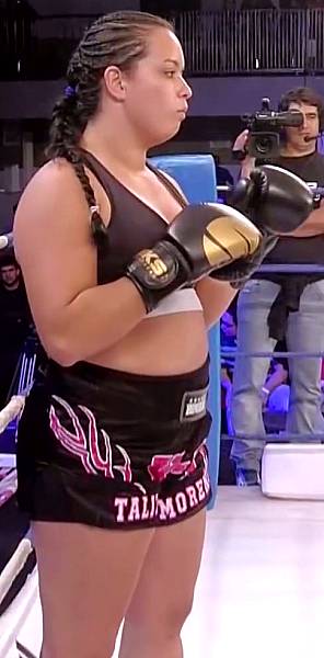 Talita_Moreno(kickbox_5ft9_150-165_lb)05