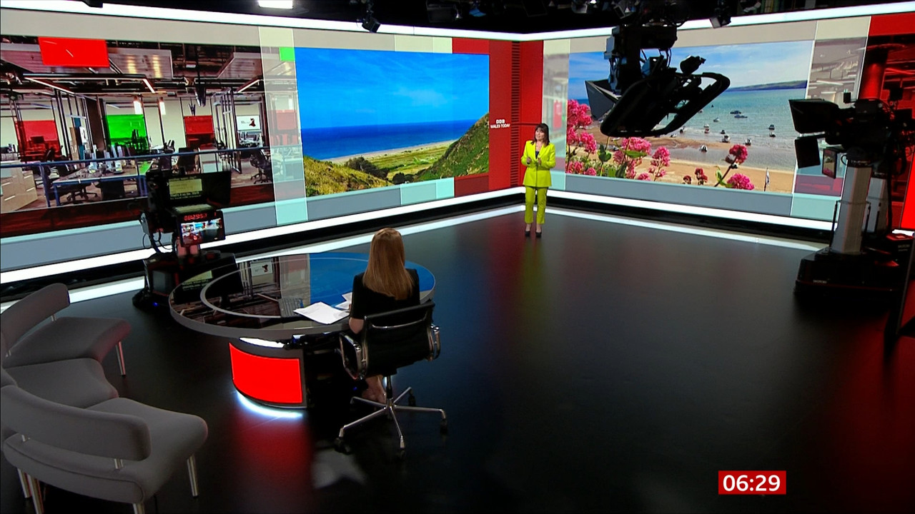 05.30 - 06.00.00 - Breakfast. The latest news, sport, business and we....ts_snapshot_10.45.183