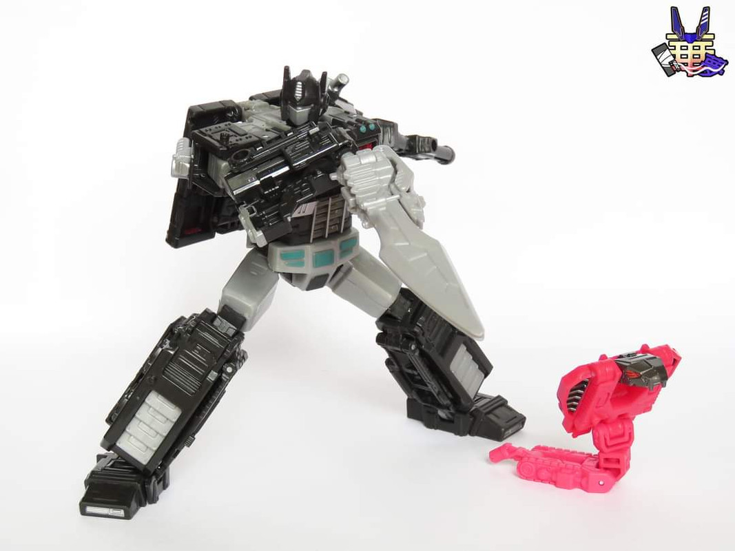 Netflix-War-For-Cybertron-Nemesis-Prime-04