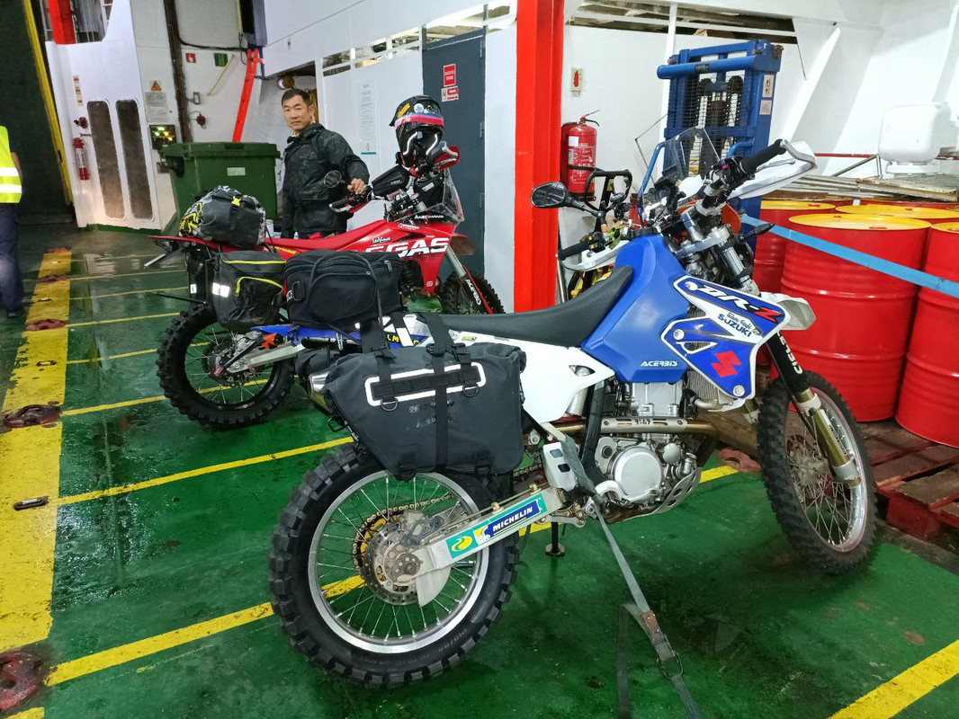 photo_6032983468423626715_y