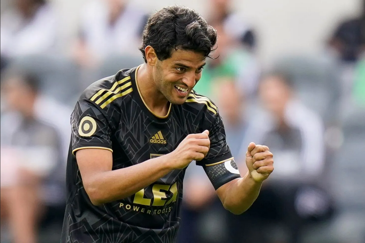 ¿Carlos Vela a Liga MX? Hermano del atacante revela dónde jugaría en México