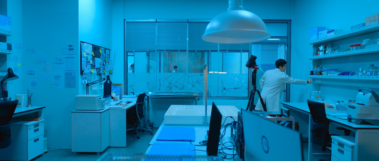 Dr.Brain.S01E01.Capitolo.1.1080p.ATVP.WEB-DL.DDP5.1.Atmos.H.264-MeM.GP.mkv_snapshot_00.16.11_[2021.1