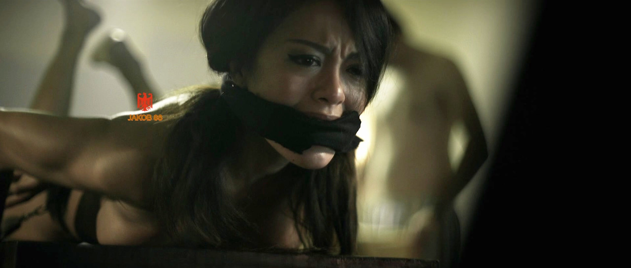 Champagne Nuttanun 9 - Who's Watching Oliver 2017