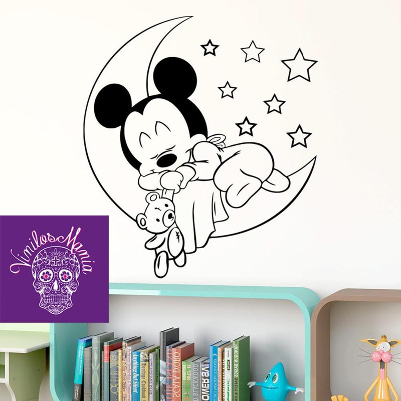 Mickey Mouse en la Luna