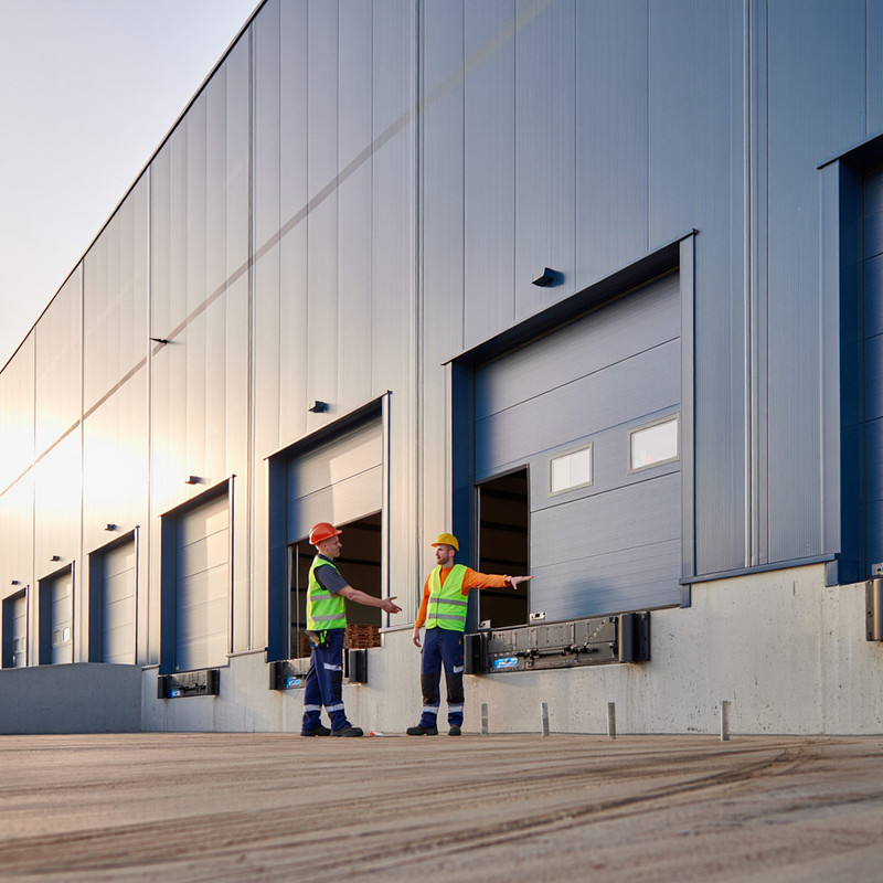 Промышленные секционные ворота: зачем нужны и как правильно выбрать купить секционные ворота для бизнеса