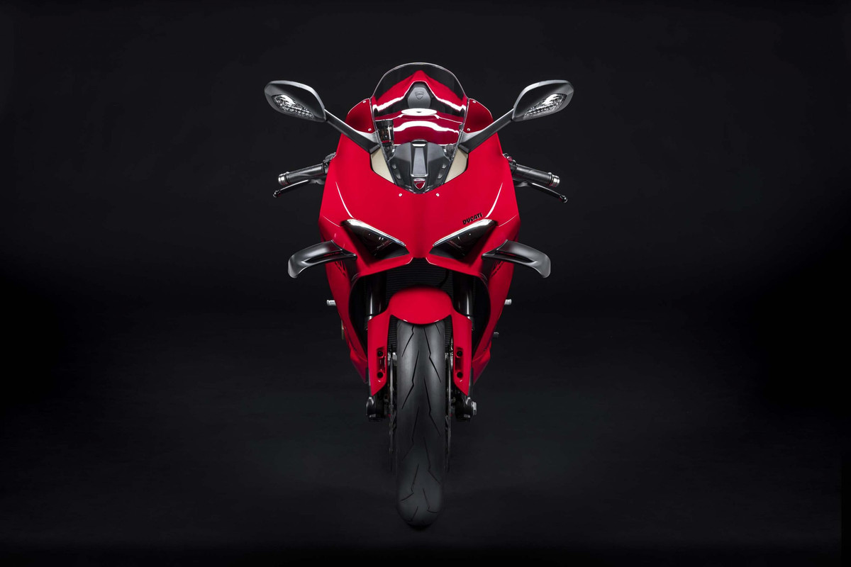 Фотографии Ducati Panigale V4 2022