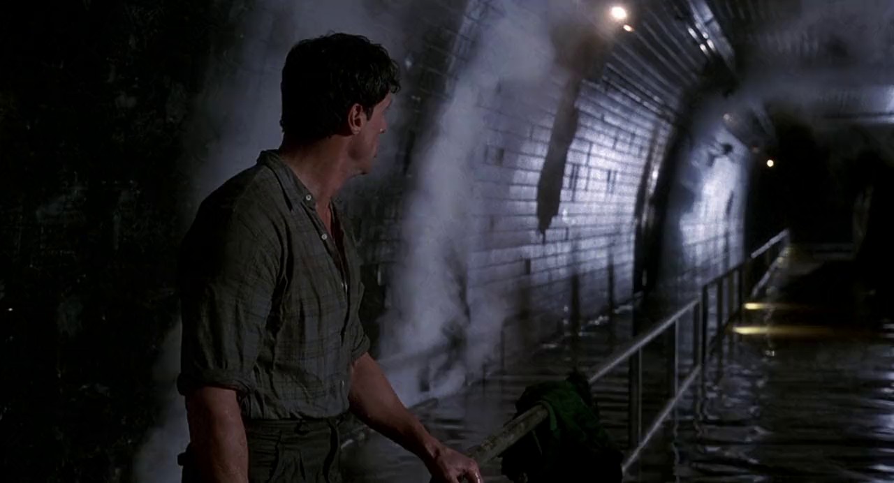 Daylight-1996-Blu-Ray-Hindi-English-720p-x264-AVC-HE-AAC-5-1-ESub-mkv-0003