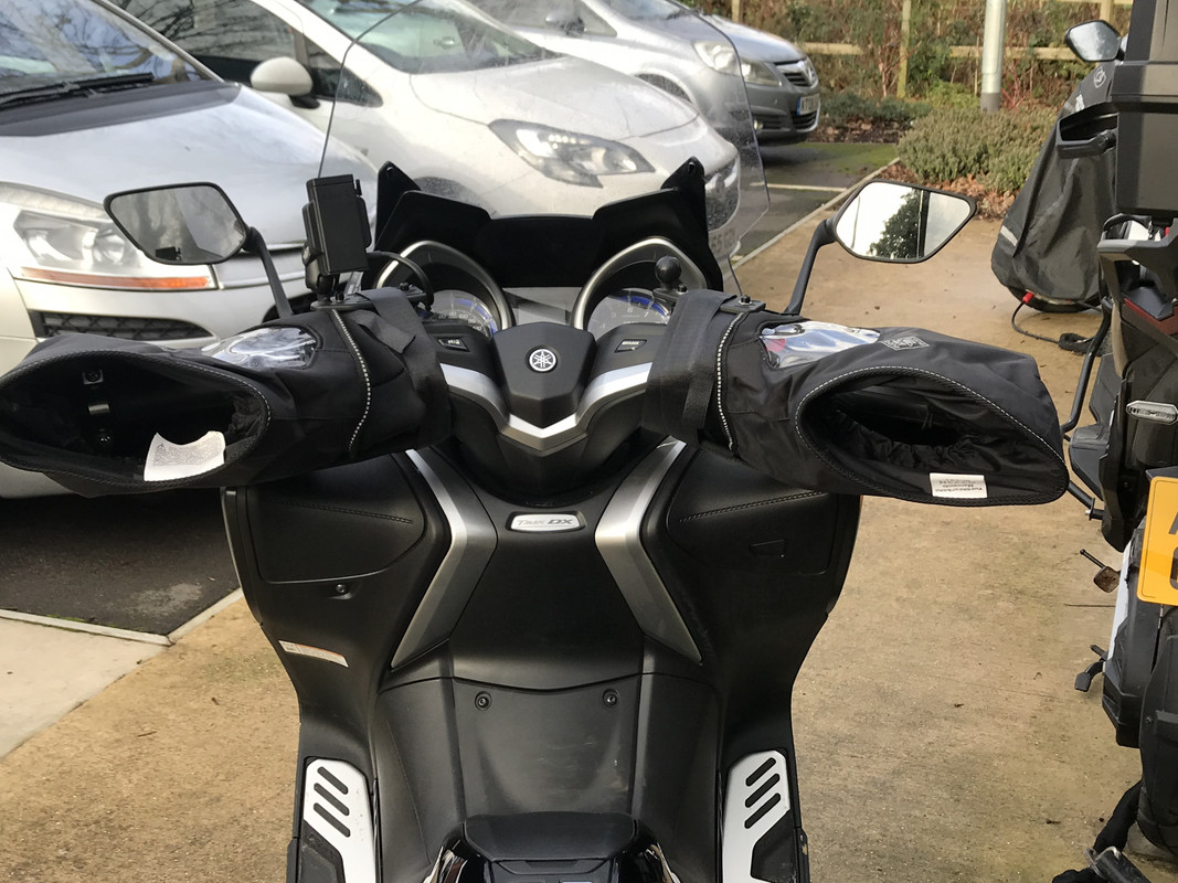 61FB905B-31D4-492A-B542-0DB0C385A60B