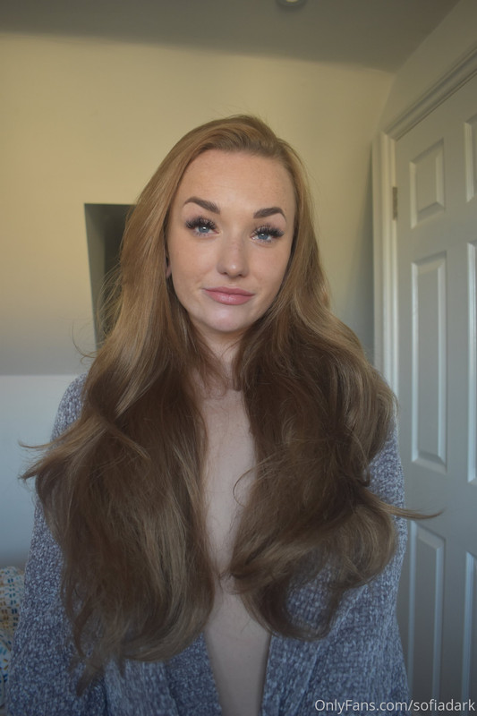 [Image: 121119-Robe-Selfies-18.jpg]