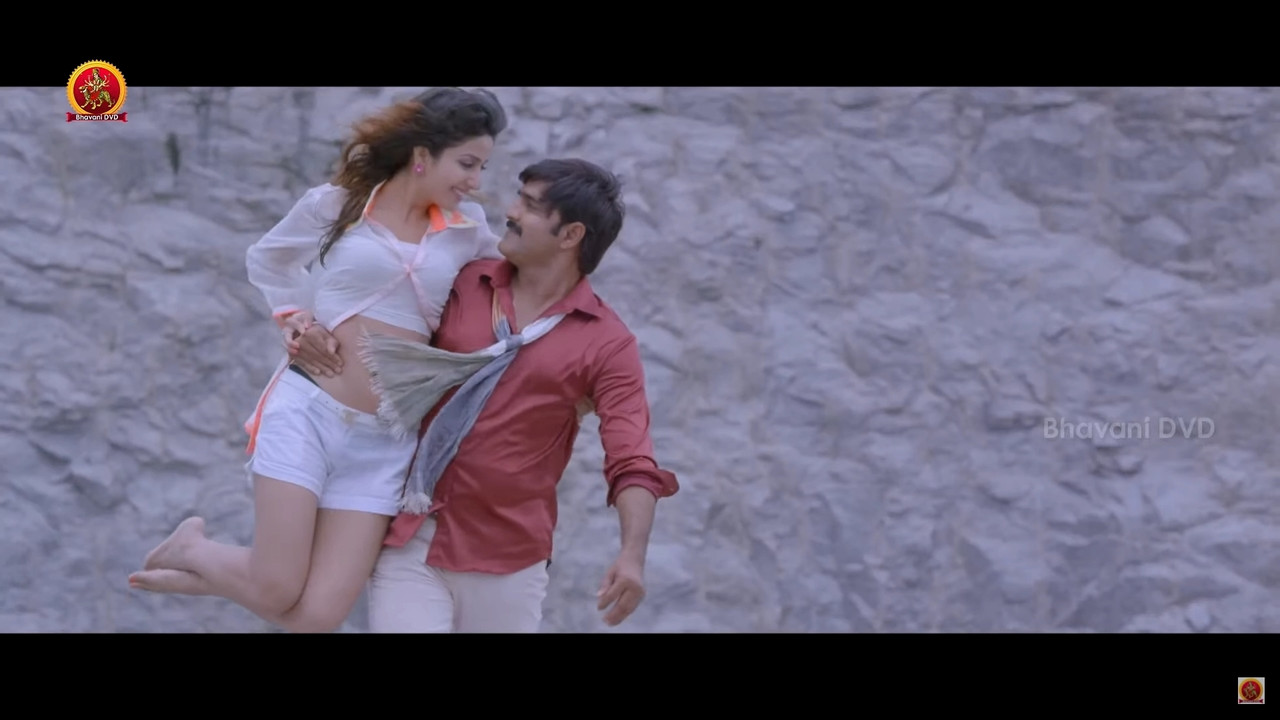 Sonia Mann Hot Navel Song From Dhee Ante 1080p.mp4_snapshot_01.29_[2020.11.21_22.34.16]