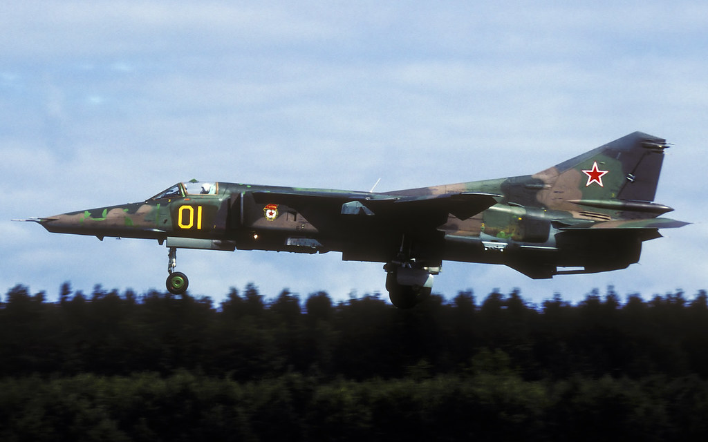 19 GvAPIB Mig-27D Yellow 01_6191256021