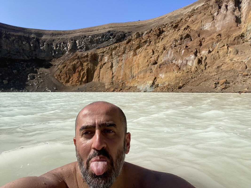 0A4D499A-D37A-49EE-9DF6-9B1729621AC9