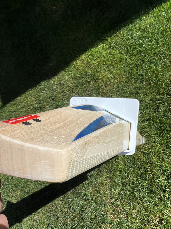 F1236086-C4F1-40CD-883D-01B1E4E7BEEF