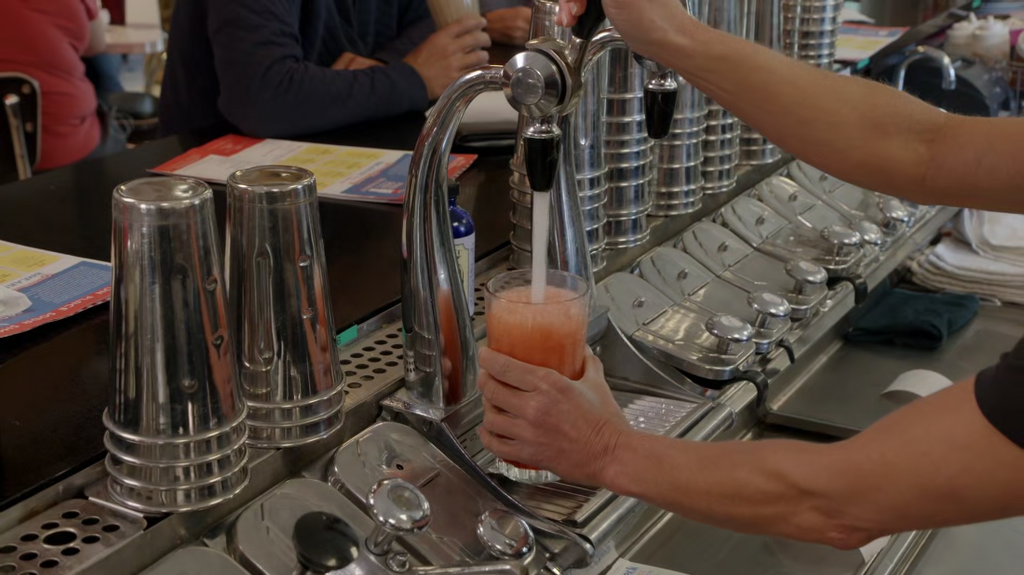 [Image: Legends-of-the-Fork-S01-E09-1080p-HEVC-x265.png]