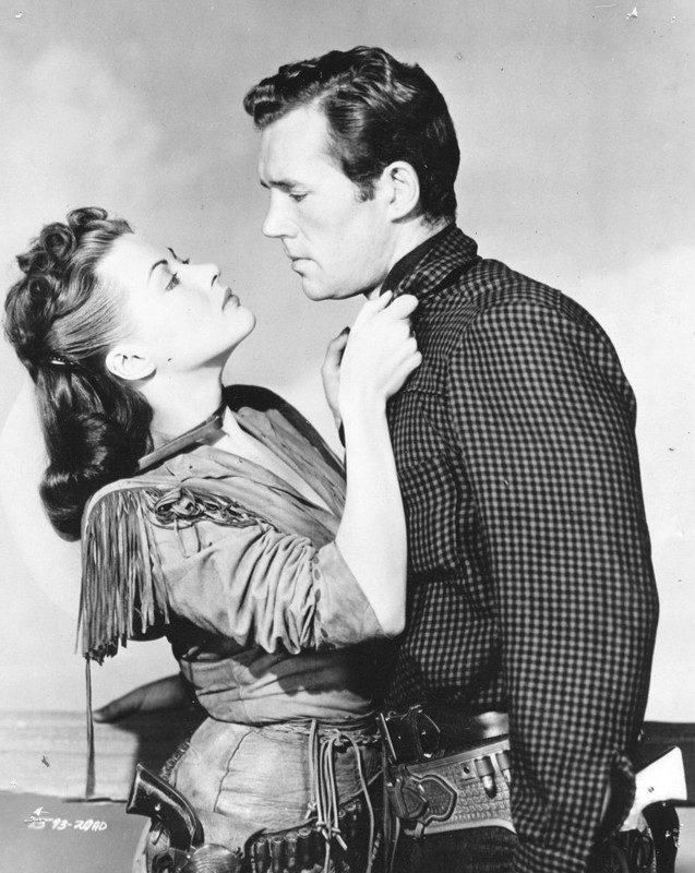 Yvonne_De_Carlo_c77
