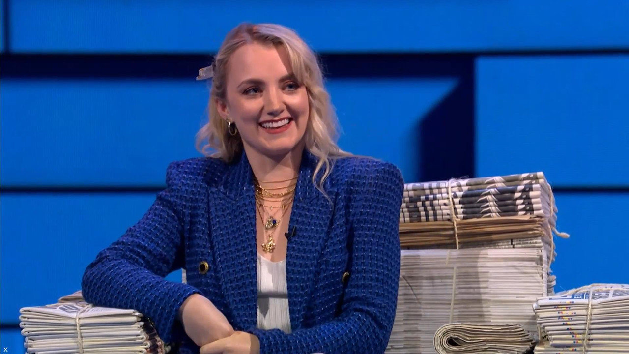Evanna Lynch 041121.mp4_snapshot_02.25_[2021.11.04_23.52.51]