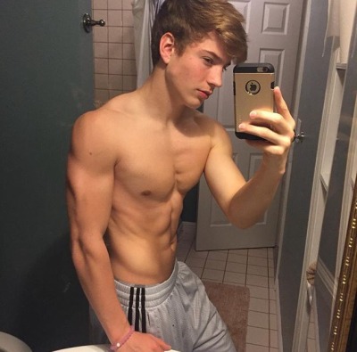 tumblr o4mik0Amj F1s6tqqvo6 400