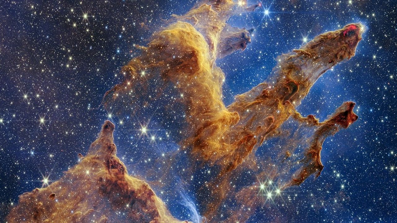 Foto incredibilmente nitida dei “pilastri della creazione” fatta dal Telescopio Webb