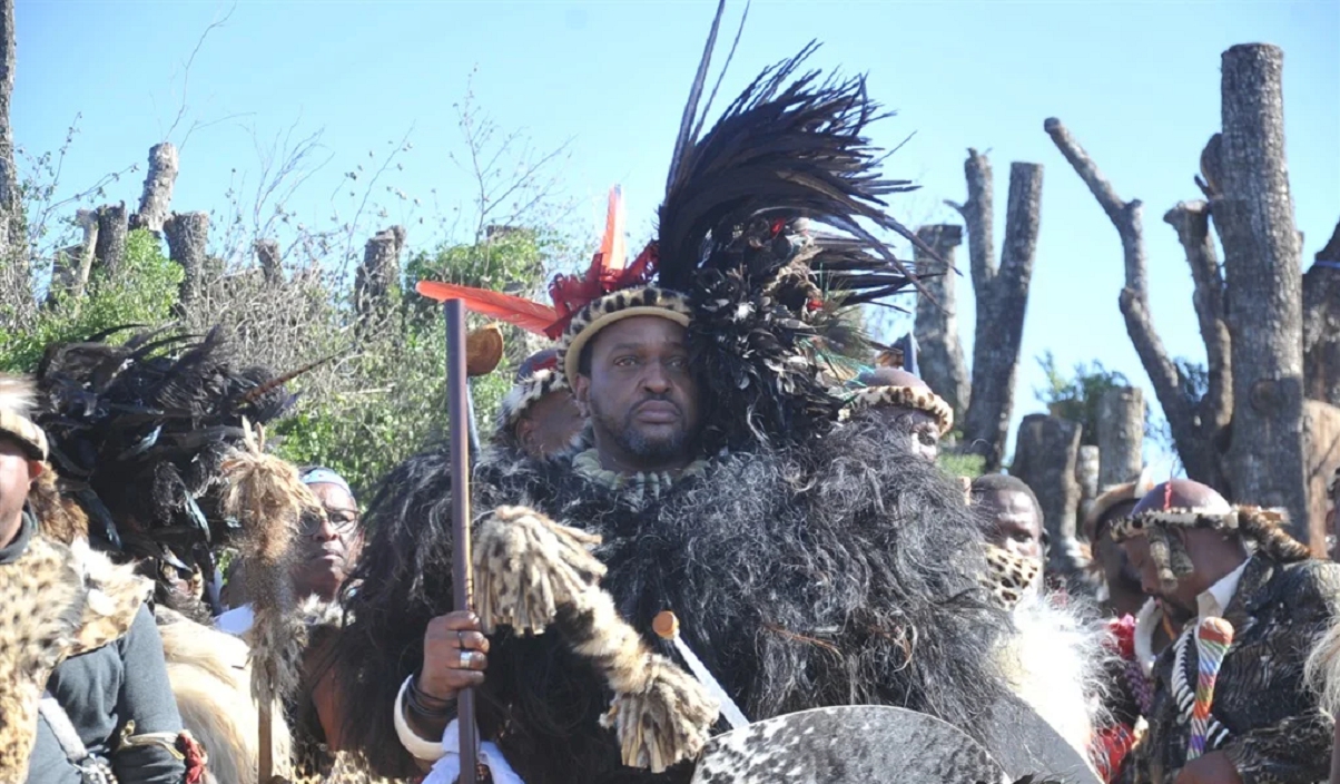 Sudáfrica: miles presencian la coronación del nuevo rey zulú